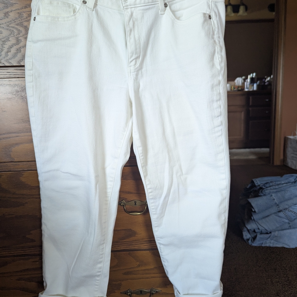 Sonoma Cream Capri Jeans